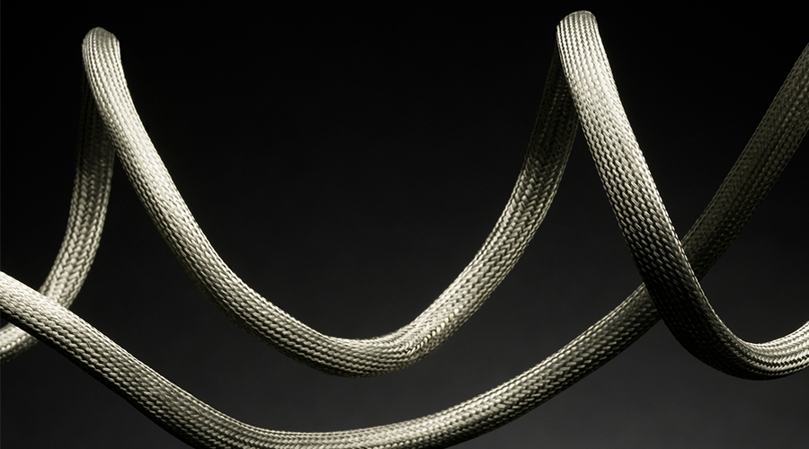 由PBO纖維編成而成的防波套長時間受應(yīng)力彎曲影響也不易穿刺線纜